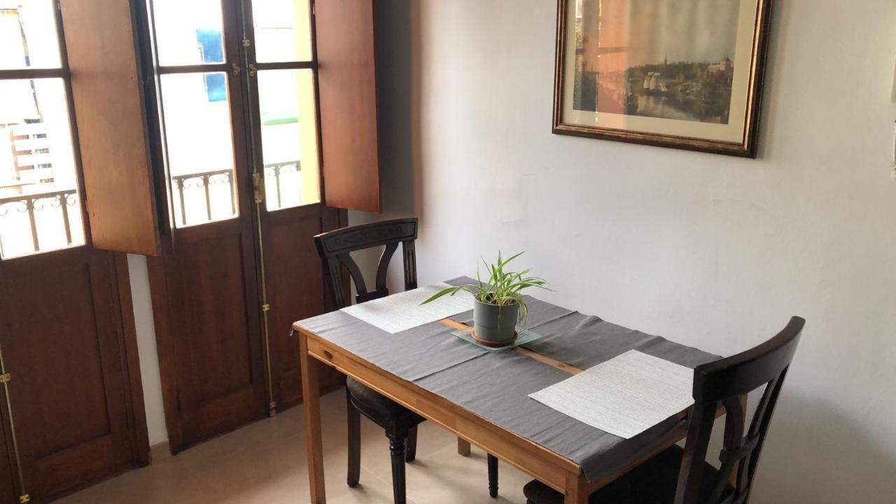 Estudio En El Centro De Sevilla Kültér fotó